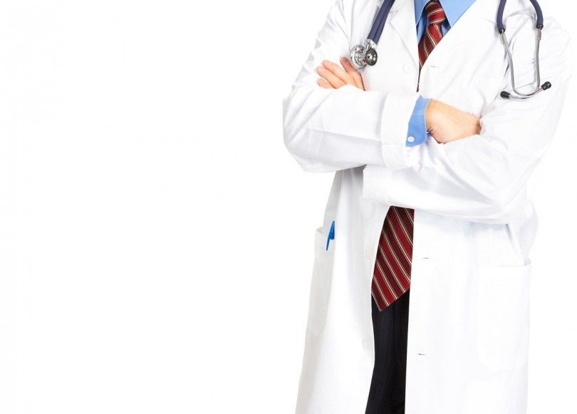 Почему врачи носят белые халаты? - Новая жизнь